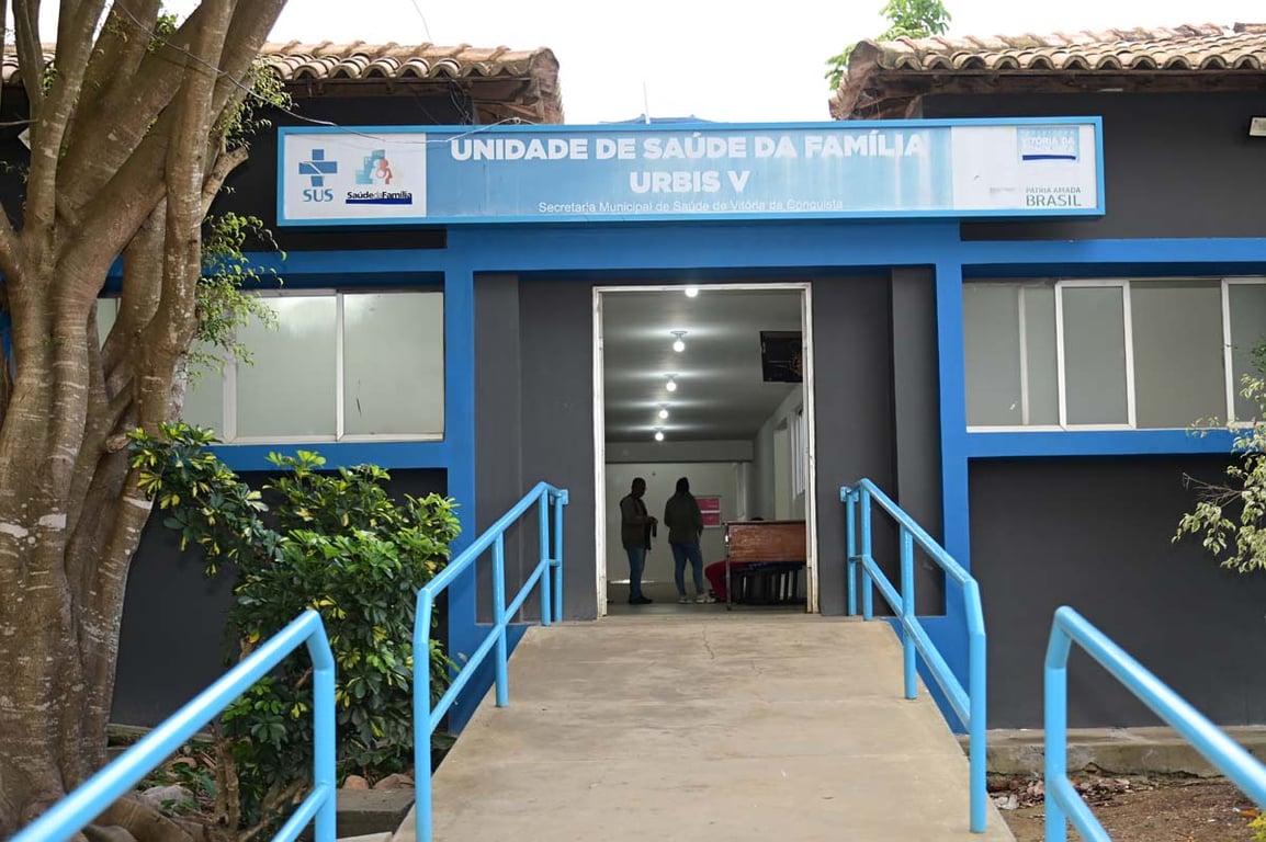 Profissionais em unidade de saúde