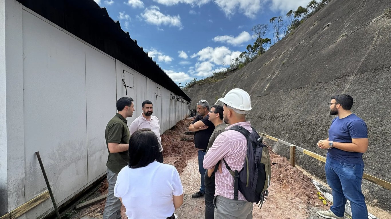 Equipe de obras públicas em atividade