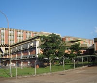 Fachada do Hospital de Clínicas da Unicamp, referência em assistência, ensino e pesquisa em Campinas SP.