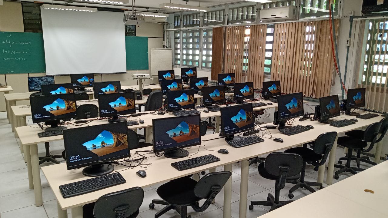 Ambiente acadêmico com foco em área exata