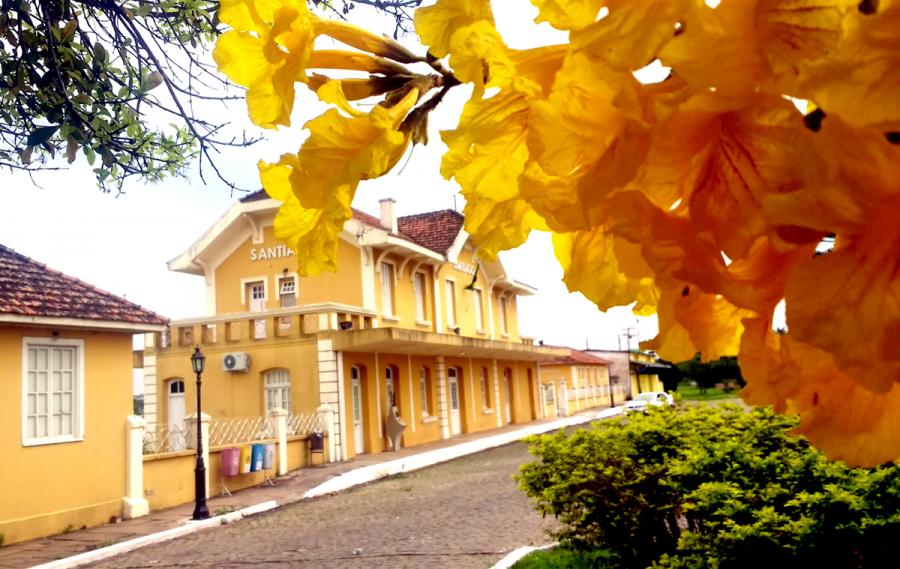 Estação ferroviária histórica em Santiago RS