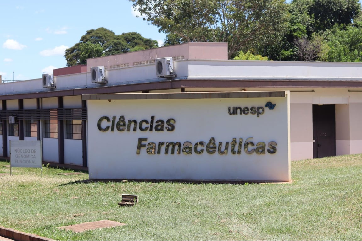 É uma imagem do post com o título Concurso UNESP Araraquara SP abre 1 vaga para professor titular