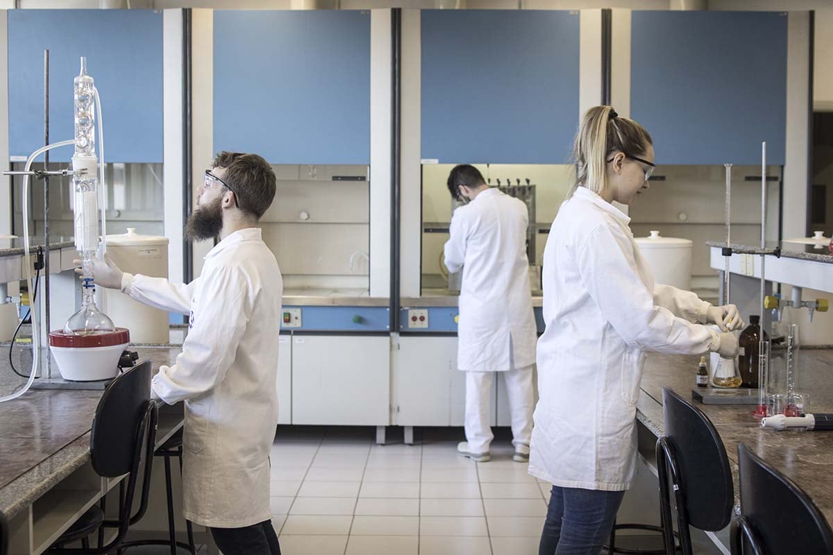 Laboratório universitário de engenharia química