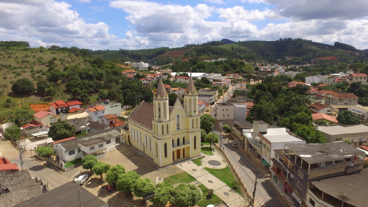 Vista aérea do centro urbano de Rio Bananal ES