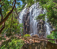 Cachoeira em Brotas SP, cidade-sede do concurso do SAAE; inscrições de 11 de setembro a 10 de outubro de 2026 (Crédito: Recanto das Cachoeiras Brotas).