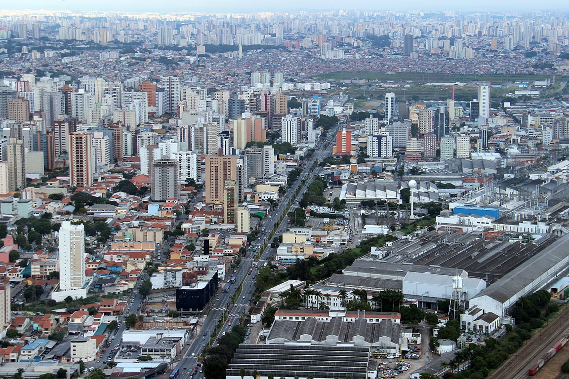 Vista aérea de São Caetano do Sul, SP, com prédios e vias urbanas
