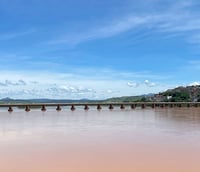Vista panorâmica da Ponte Florentino Avidos (Ponte de Ferro) sobre o Rio Doce, em Colatina ES.