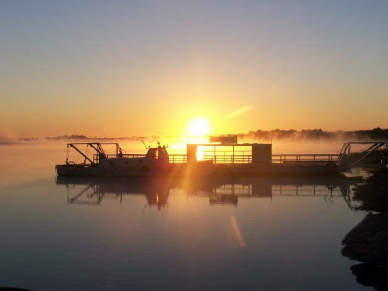 Pôr do sol no Rio Uruguai, representando a região de Itaqui RS
