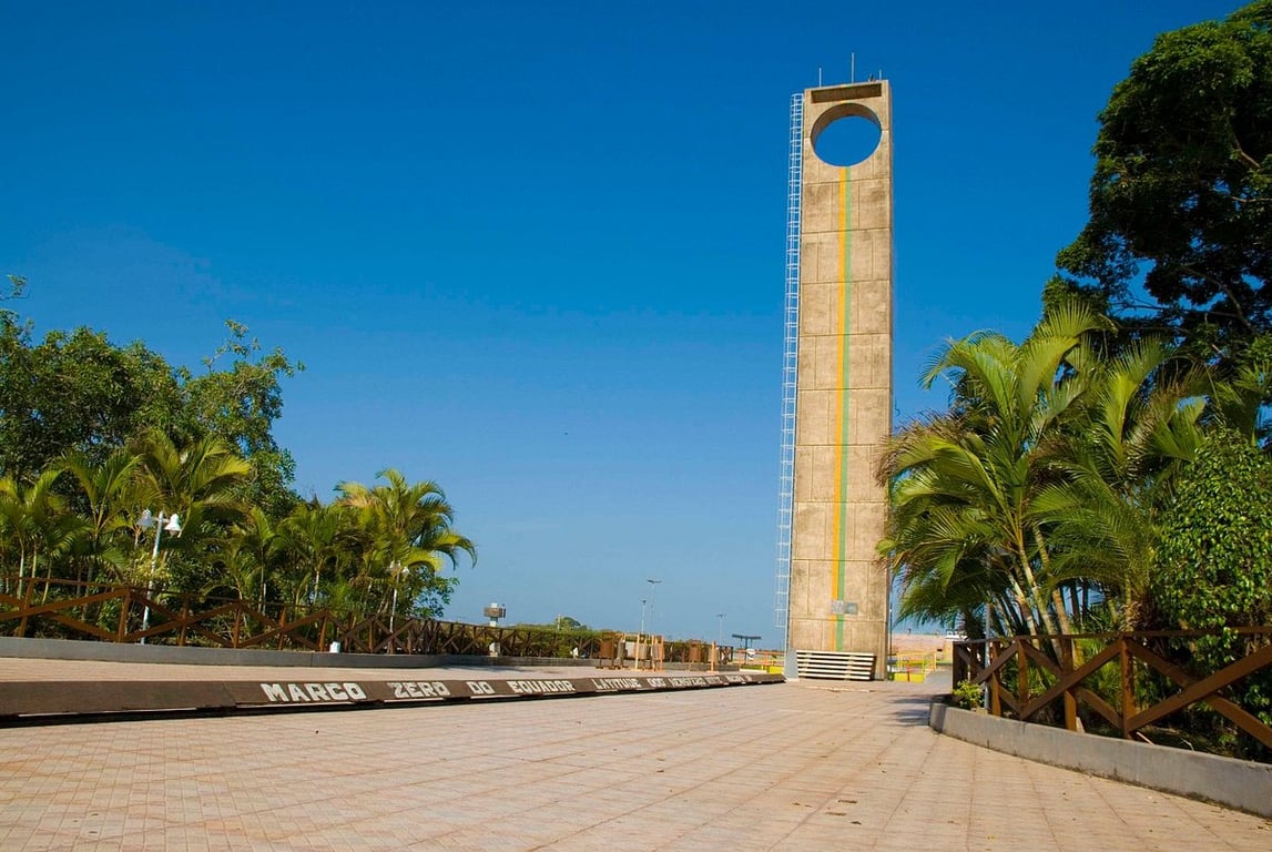 Marco Zero do Equador em Macapá ao entardecer