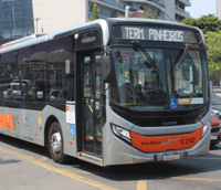 Ônibus urbano ilustrando transporte coletivo, relacionado ao cargo de motorista de passageiros na MGS MG.