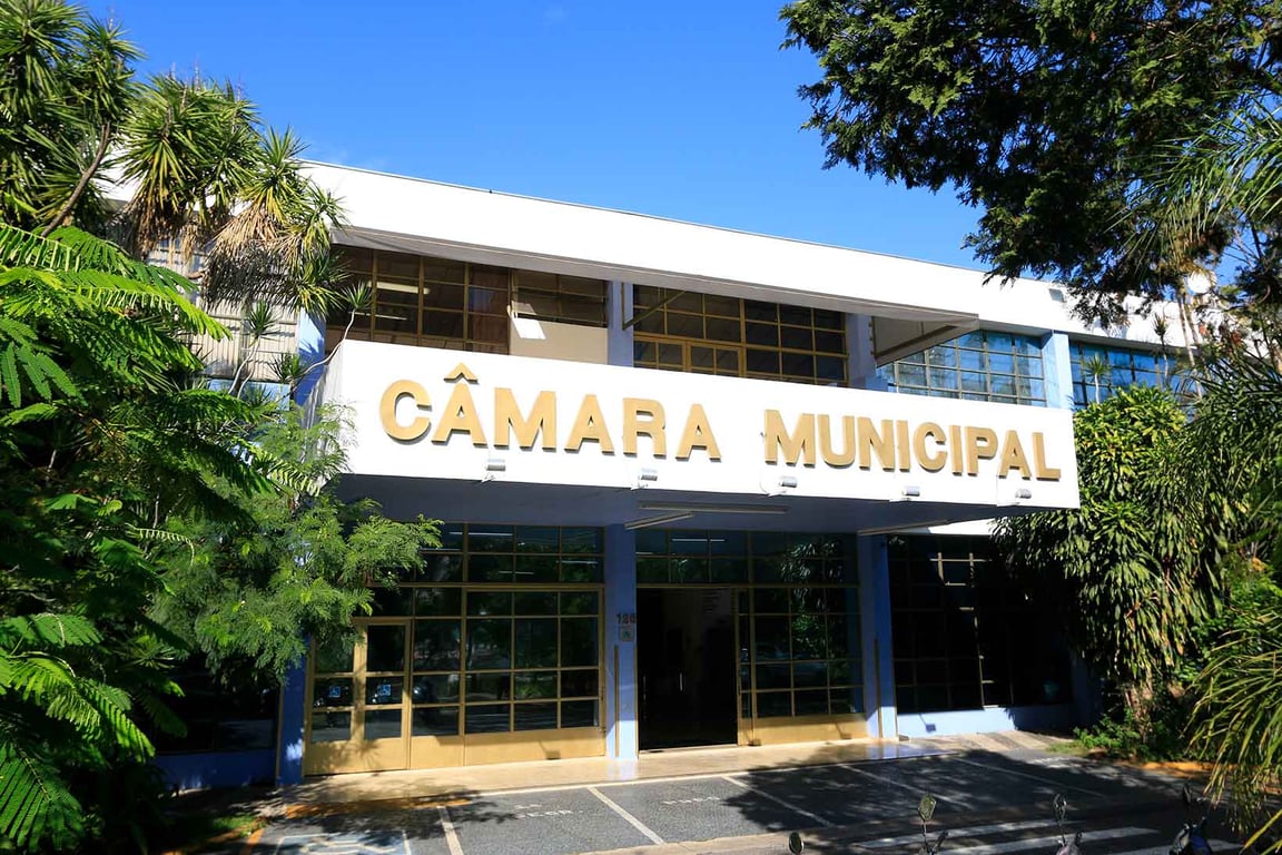 Fachada de prédio do Poder Legislativo municipal