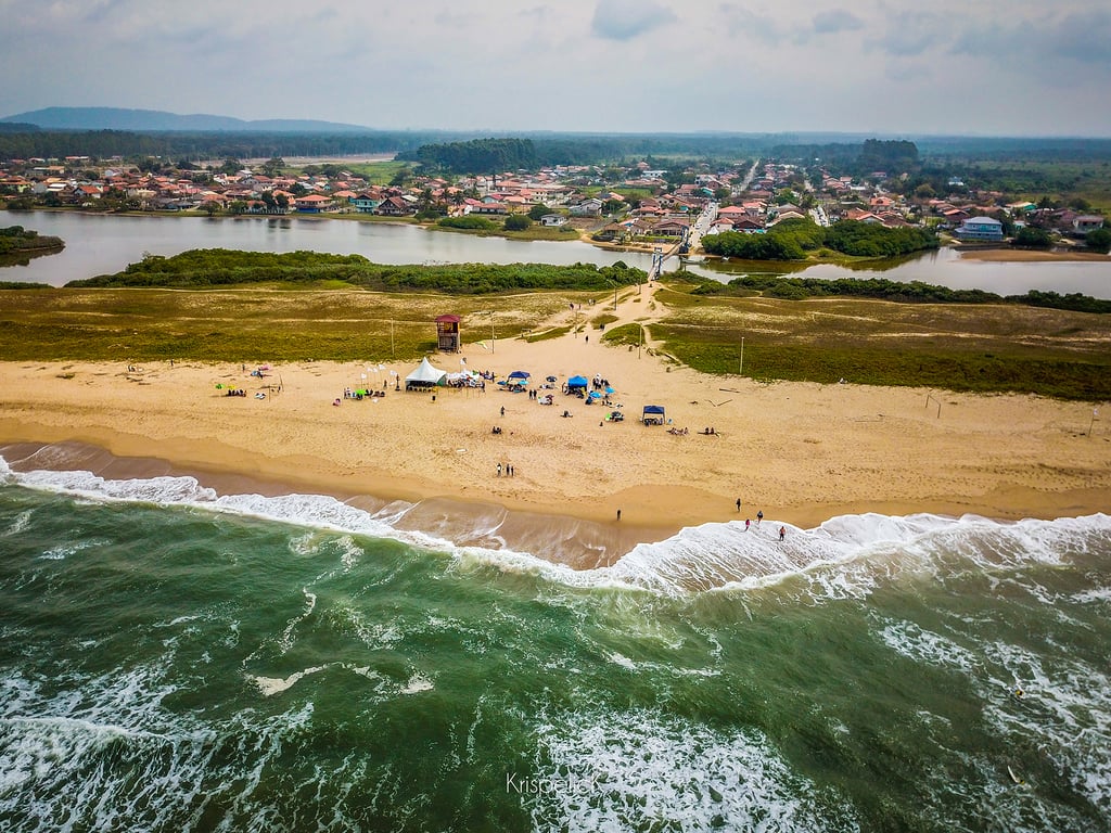 Vista aérea de área urbana em Araquari (SC)
