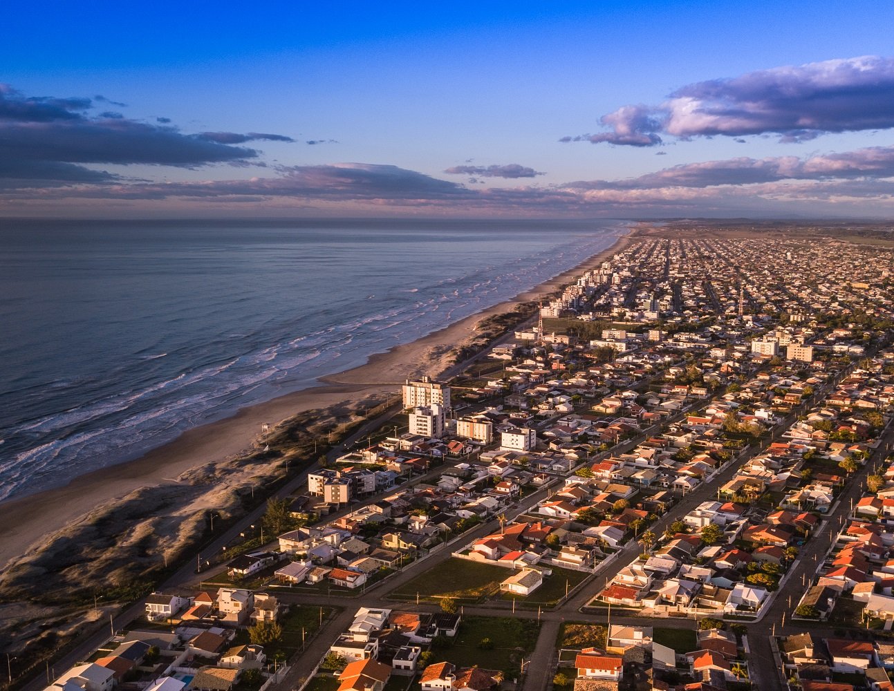 É uma imagem do post com o título Concurso Câmara Municipal de Balneário Rincão SC abre 2 vagas