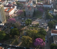 Vista aérea de Botucatu SP, região da Cuesta Paulista, onde fica a Faculdade de Medicina da UNESP.