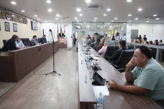 Concurso Câmara Municipal de Blumenau SC: 3 vagas para controlador interno e procurador
