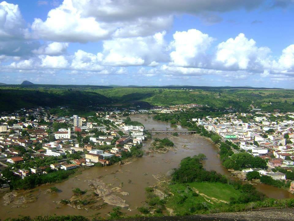Cena urbana de cidade do interior de Minas Gerais