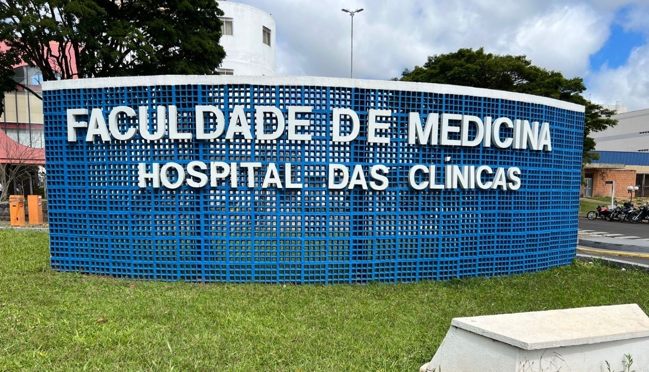 Entrada do Hospital das Clínicas da Faculdade de Medicina de Botucatu (HCFMB/Unesp)