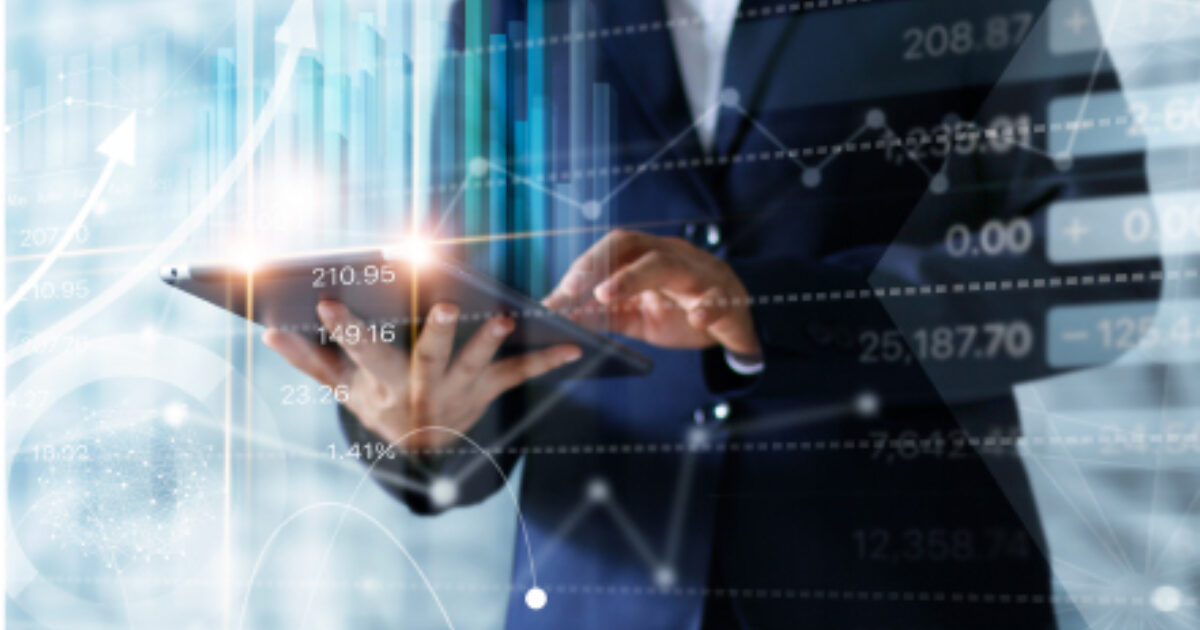 Ambiente administrativo com foco em compras e logística