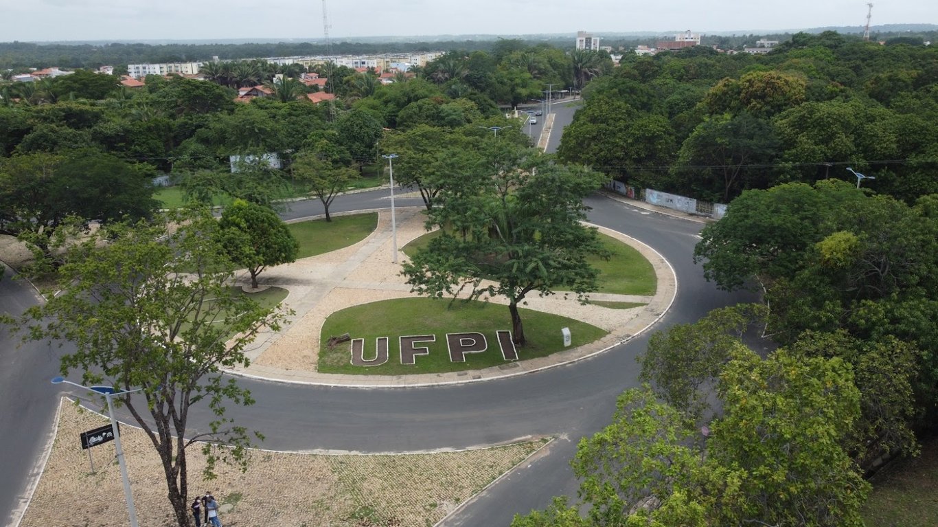 Entrada do Campus Ministro Petrônio Portella (UFPI), em Teresina PI