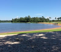 Lago de Itaipu na região oeste do Paraná, cartão-postal de Itaipulândia.