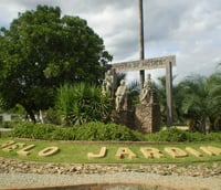 Monumento com o nome de Belo Jardim PE, polo educacional do Agreste pernambucano.