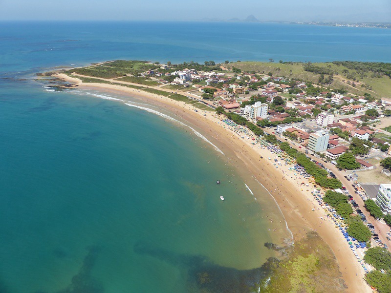 Vista aérea da Praia de Castelhanos, Anchieta ES