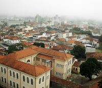 Guaratinguetá SP, sede da Escola de Especialistas de Aeronáutica, ao pé da Serra da Mantiqueira.