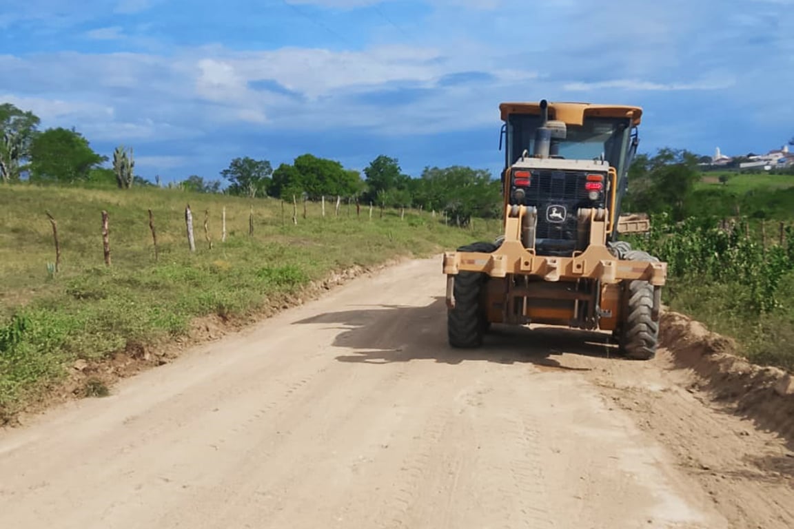 Motoniveladora em operação