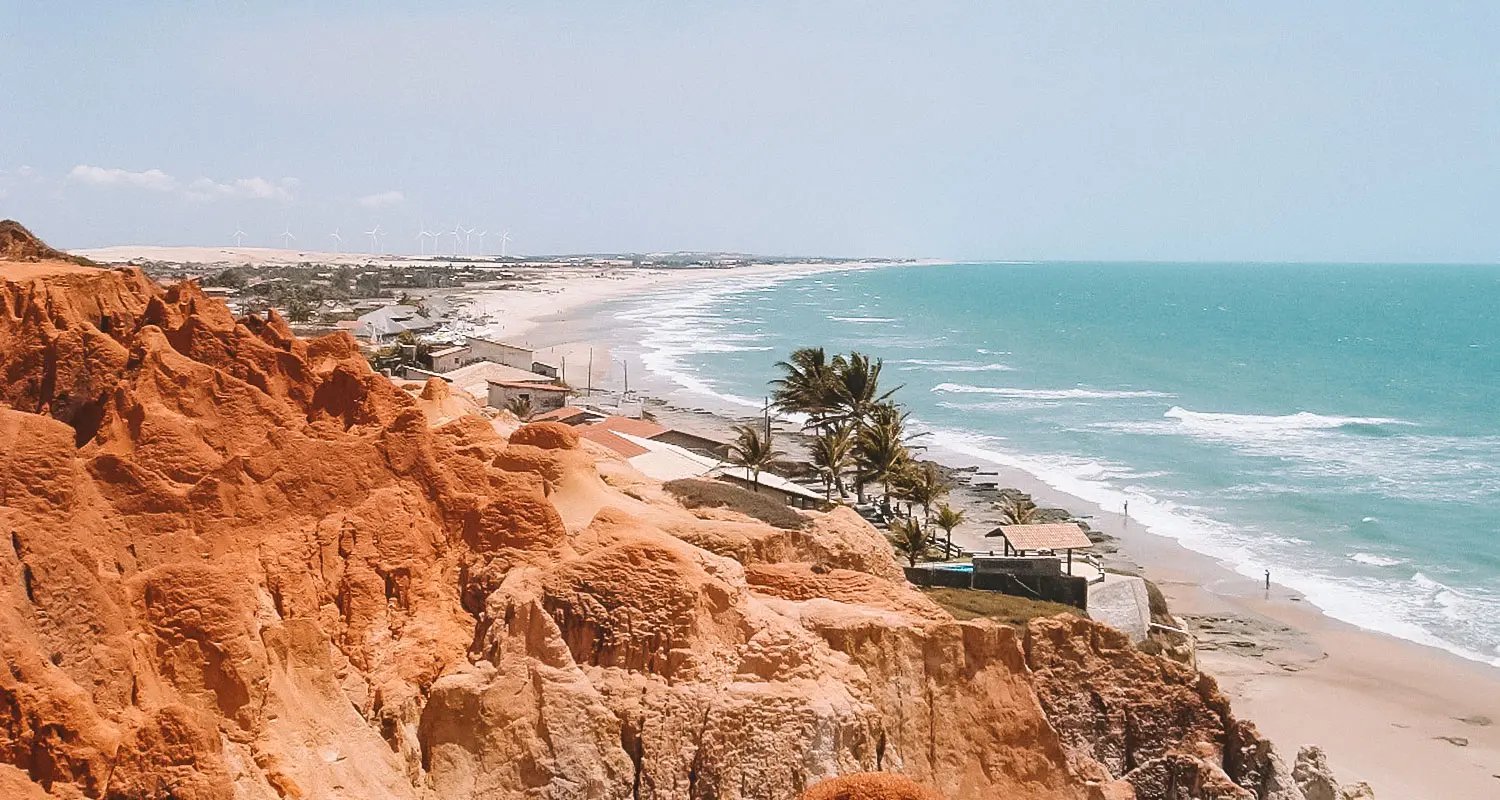 Falésias e litoral de Canoa Quebrada, em Aracati CE