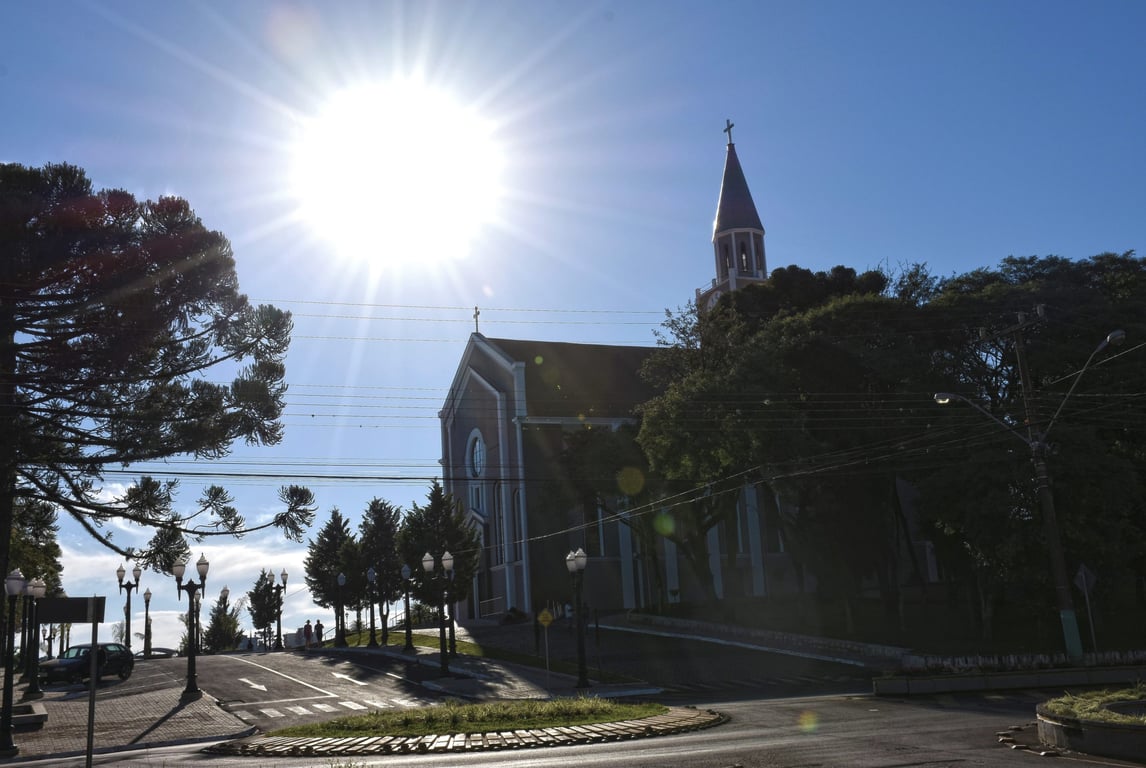 É uma imagem do post com o título Prefeitura de São Lourenço do Oeste SC abre processo seletivo com 2 vagas na Saúde