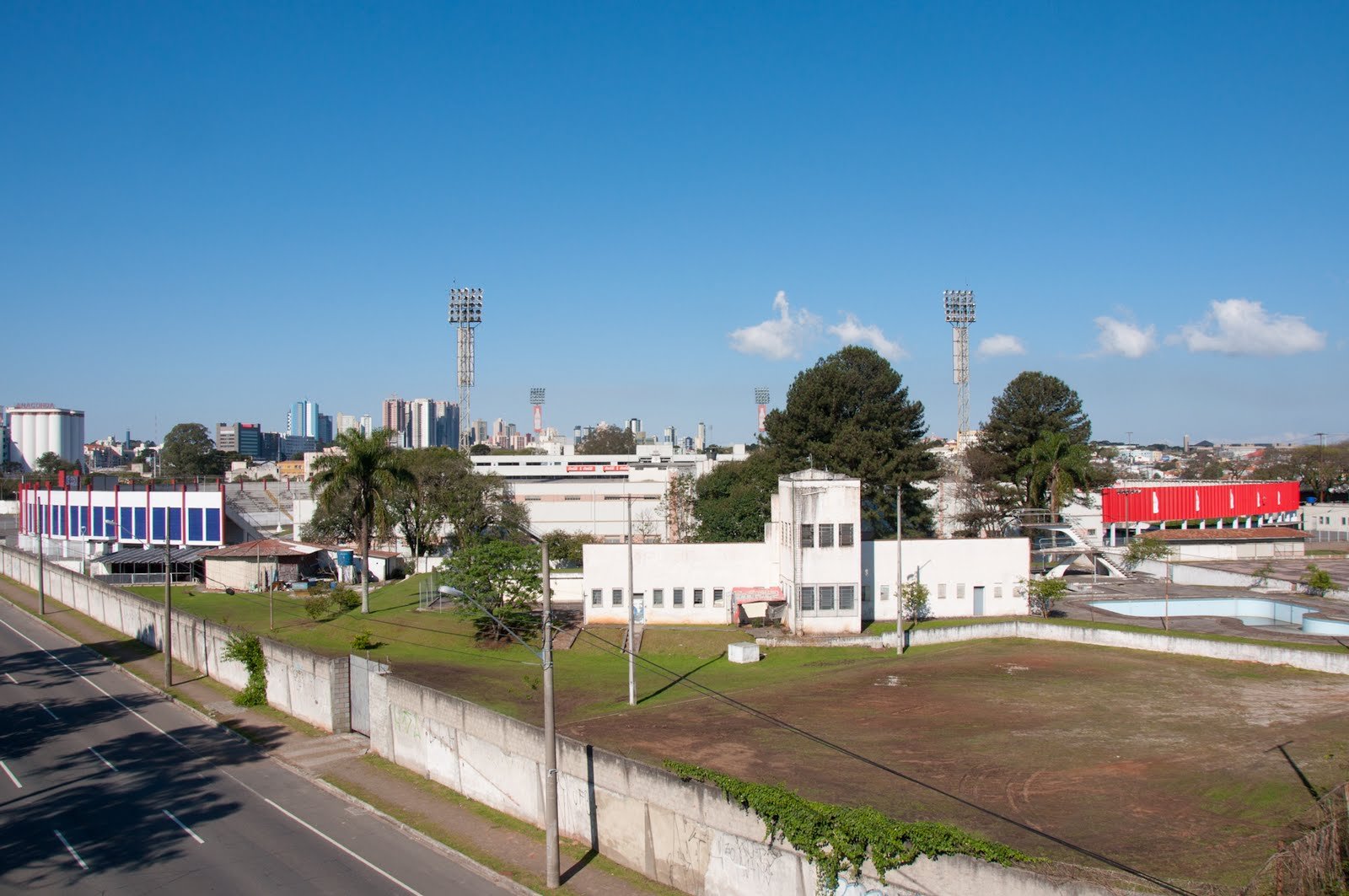 Centro urbano de Capanema PR em dia claro