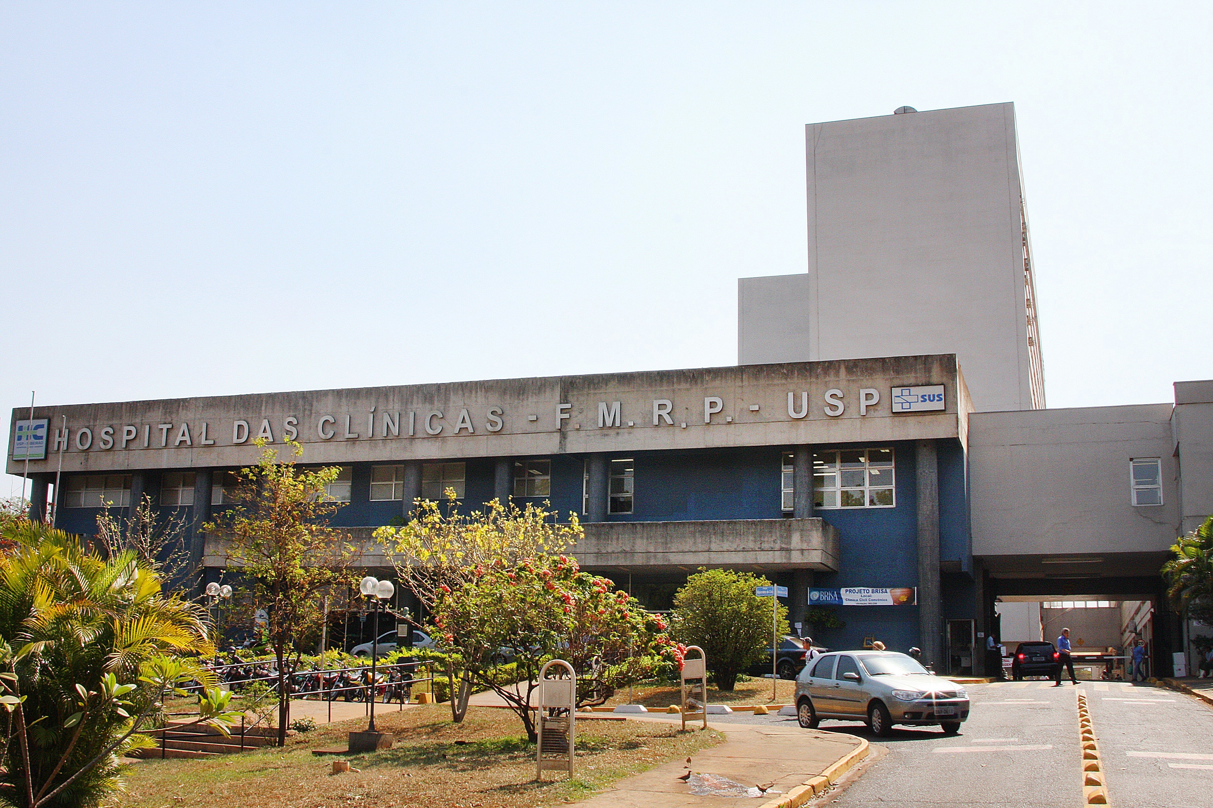 Fachada do Hospital das Clínicas da Faculdade de Medicina de Ribeirão Preto (HCFMRP-USP)