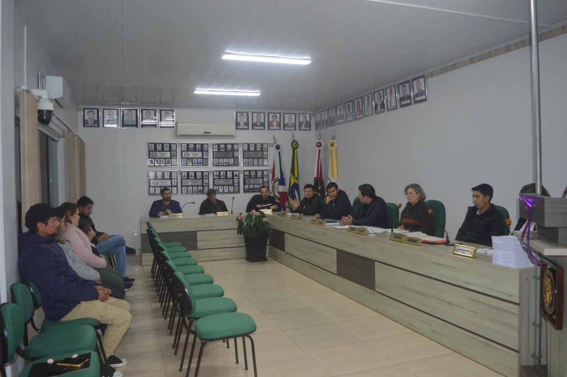 Sessão em ambiente institucional no município de Passos Maia SC
