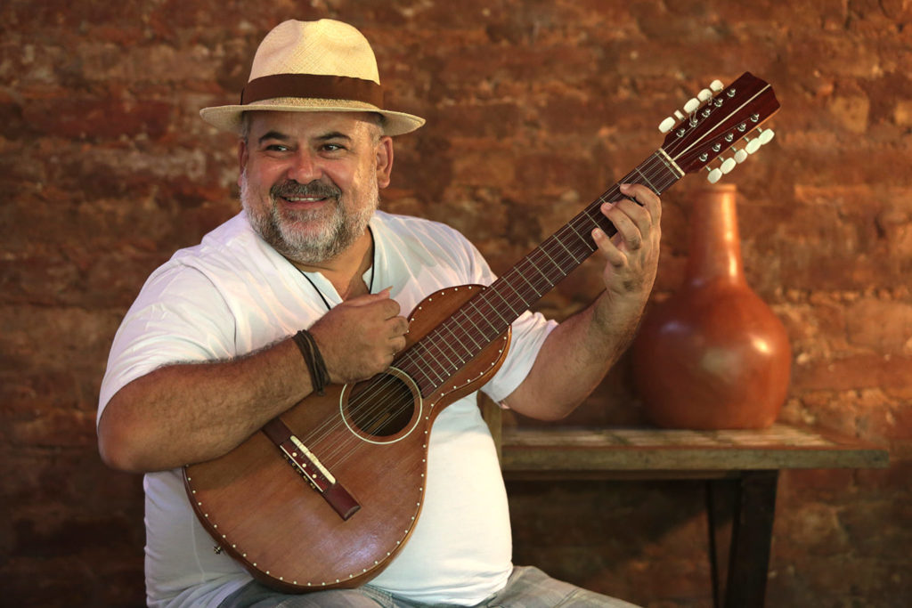 Viola caipira em apresentação