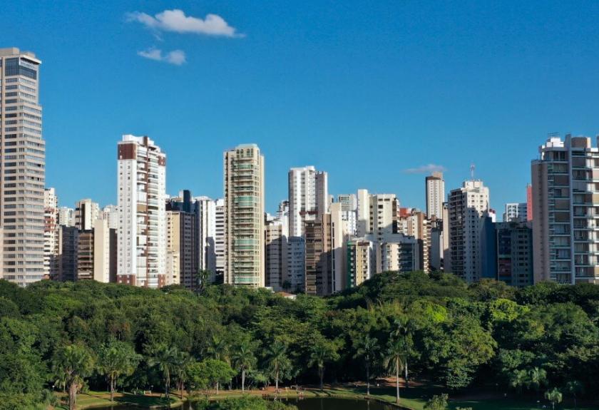 Cenário urbano em Goiás
