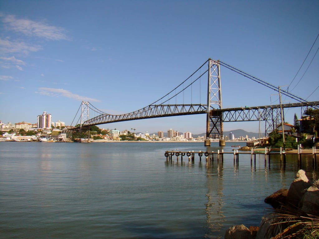 Ponte Hercílio Luz, cartão-postal de Florianópolis
