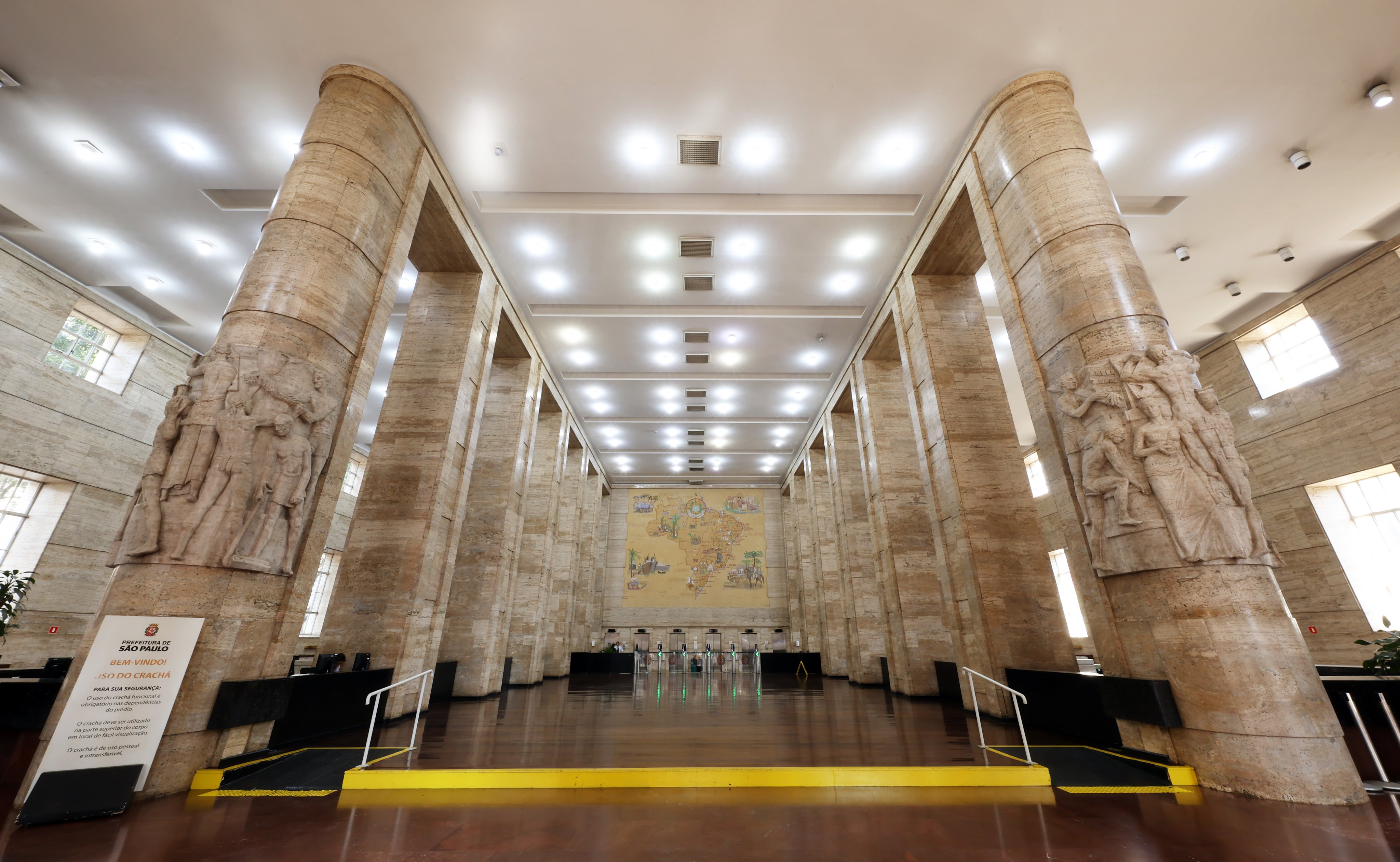 Fachada interna da Prefeitura Municipal de Óleo SP