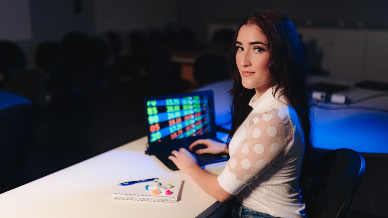 Ambiente acadêmico-tecnológico com foco em computação e análise de dados