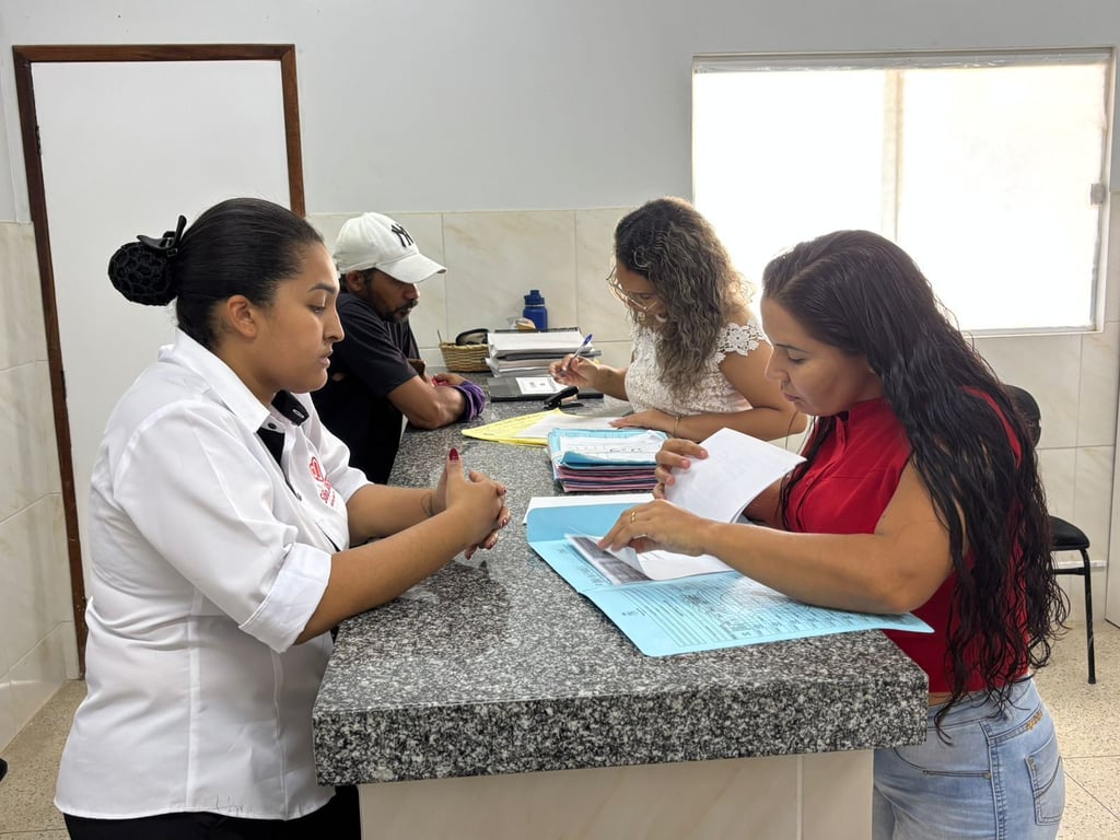 Profissionais de saúde e assistência em atendimento público