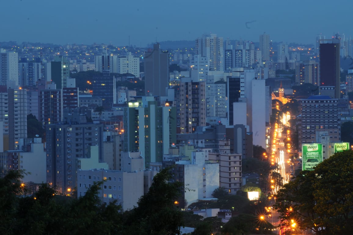 Skyline de Campinas ao entardecer