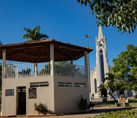Vista urbana de Capinópolis MG, no Triângulo Mineiro (Crédito: Expedia).