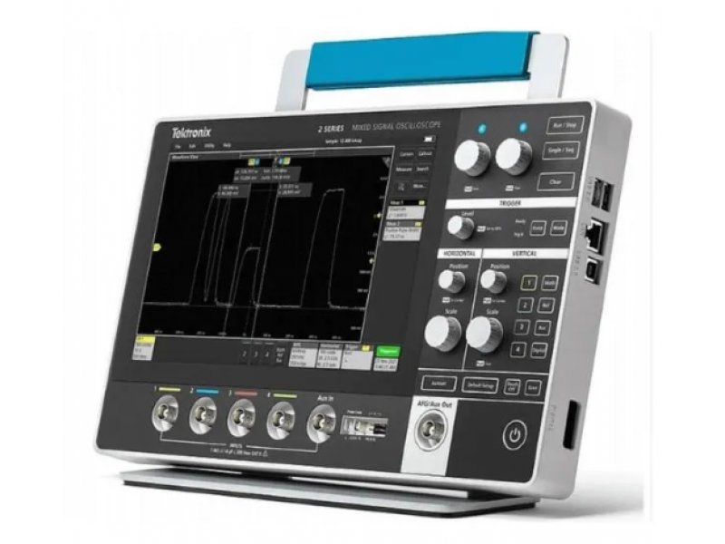 Bancada de laboratório de Física com osciloscópio e instrumentação eletrônica