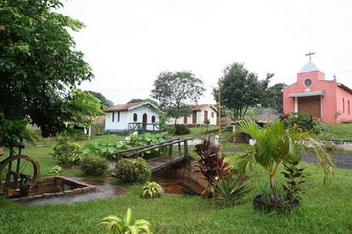 Paisagem urbana de Pratânia (SP), no Centro-Oeste paulista