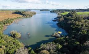 Paisagem de Salto do Jacuí RS com o Lago Passo Real em destaque
