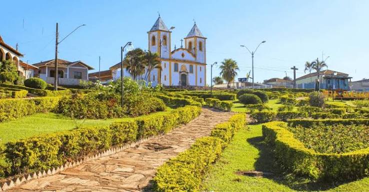 É uma imagem do post com o título Câmara Municipal de Queluzito MG abre processo seletivo com 1 vaga