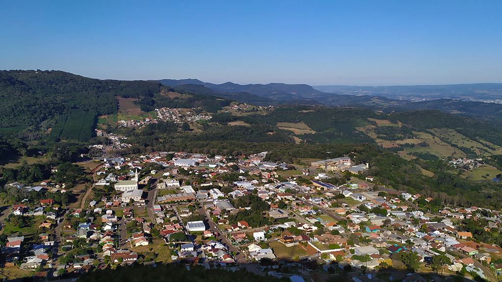 Vista aérea de Morro Reuter na Serra Gaúcha