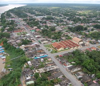 Vista urbana típica de município do interior de Mato Grosso.