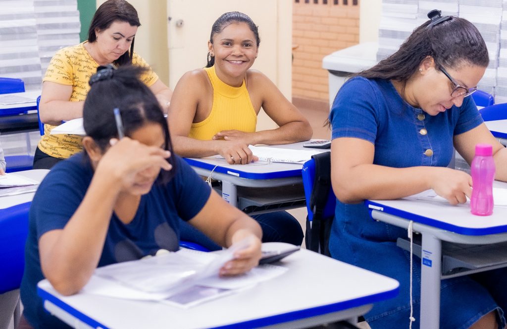 É uma imagem do post com o título Diretoria de Ensino Carapicuíba SP abre processo seletivo para docentes 2026