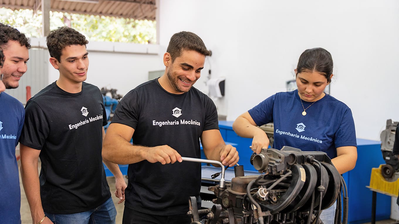 Laboratório de engenharia mecânica (imagem ilustrativa)