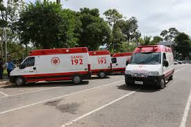 Ambulâncias do SAMU em contexto urbano, imagem ilustrativa
